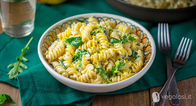 Fusilli-con-crema-al-limone-e-rucola