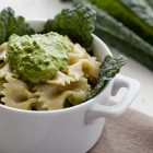 Pasta con pesto di cavolo nero