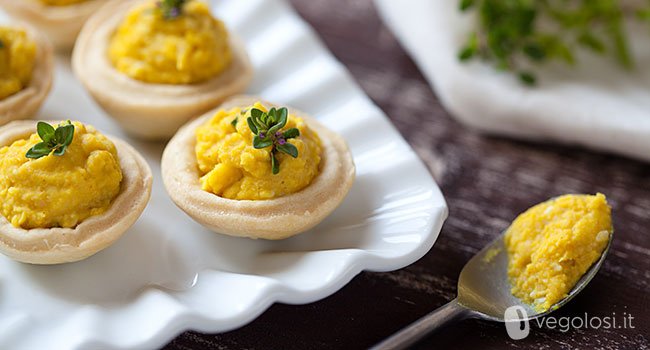 canapè con humus di ceci