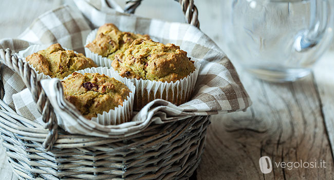 Muffin vegan zucchine e pomodori secchi