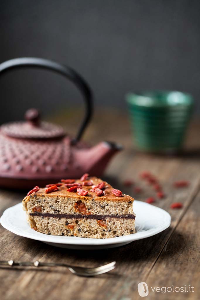 torta di grano saraceno e bacche di goji