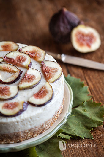 Cheesecake vegana allo yogurt e fichi