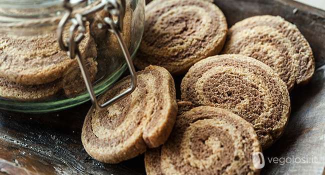 Biscotti vegani variegati al caffè