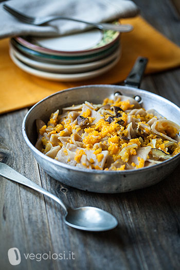 maltagliati alle castagne con ragù di zucca