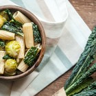 Pasta con cavolini e cavolo nero