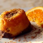 Tortini di pan di spagna all'arancia e cioccolato