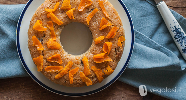 Ciambella vegana al cioccolato e arance candite