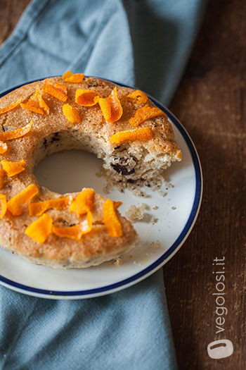 Ciambella vegana al cioccolato e arance candite
