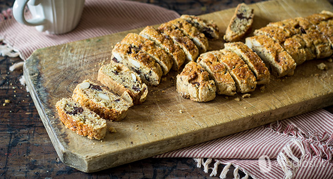 cantucci vegani al cioccolato