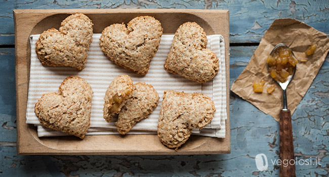 Biscotti vegani ripieni alle mele - Cuor di mela vegani