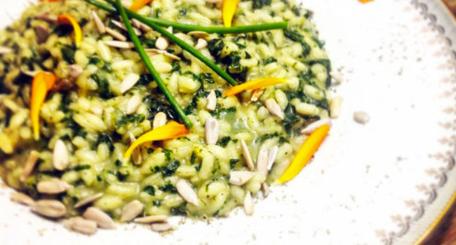 risotto-ortica-calendula-tahin