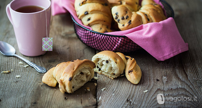 cornetti vegani alle gocce di cioccolato