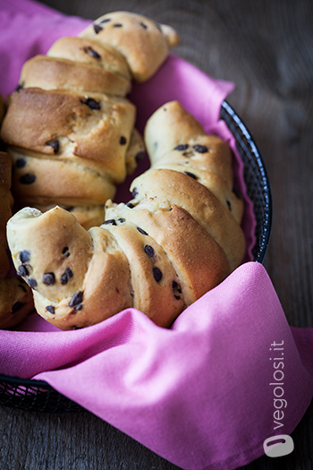 cornetti vegani alle gocce di cioccolato