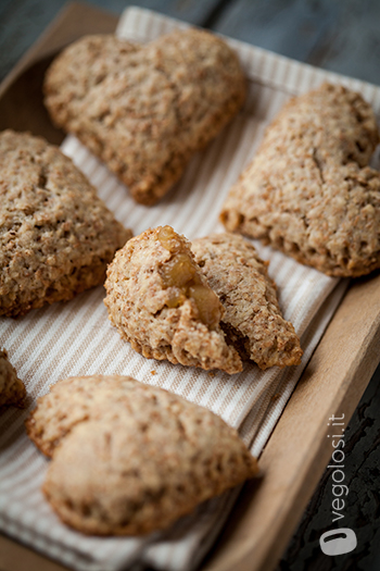 Biscotti vegani ripieni alle mele - Cuor di mela vegani