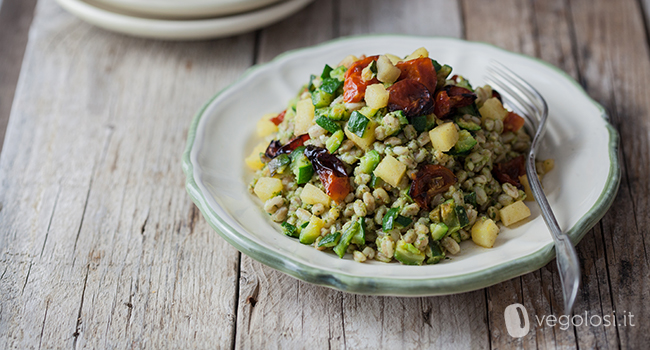 Farro con mele al coriandolo