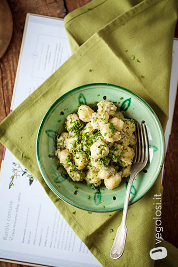 Gnocchi in salsa vegana di rucola