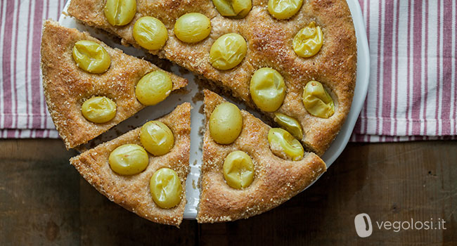 focaccia con uva bianca