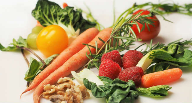carrot-kale-walnuts-tomatoes-large