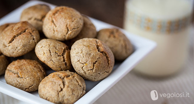 Biscotti vegani di riso e arancia