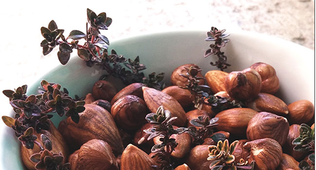 Latte di nocciole fatto in casa