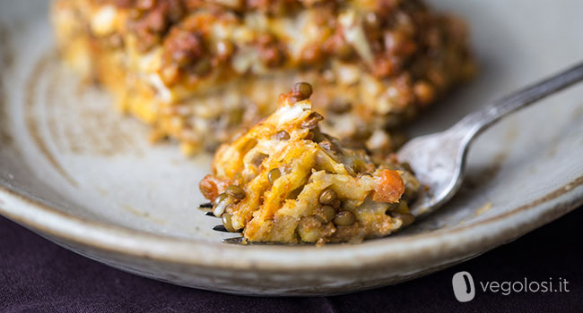 lasagna vegan pane carasau e ragù di lenticchie