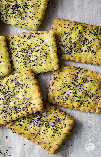 Biscotti salati ai semi di papavero