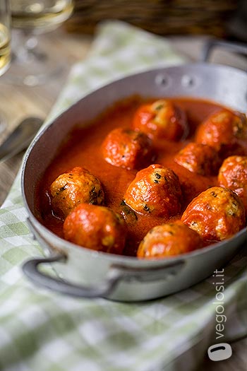 Polpette di pane al sugo