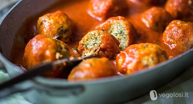 Polpette di pane al sugo