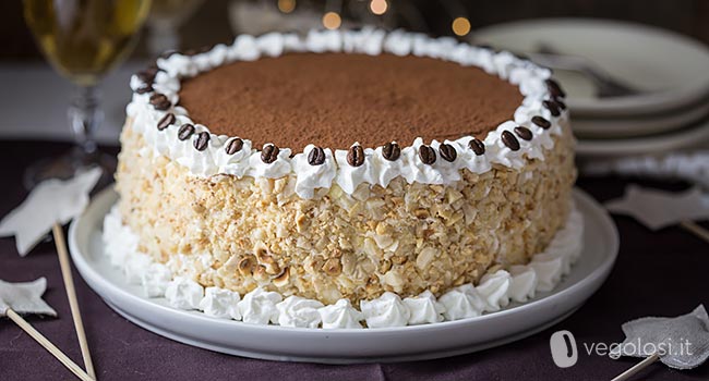 Torta Di Compleanno Con Crema Al Caffè E Panna Di Soia