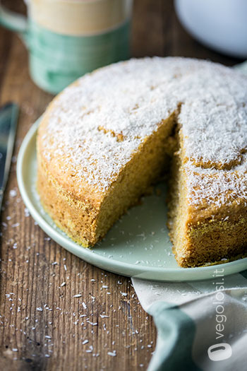 Torta allo yogurt senza uova e burro