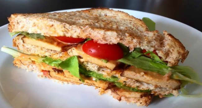 club sandwich vegano