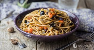 pasta con le melanzane pomodori noce moscata