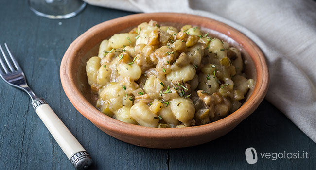 Gnocchi con sugo di patate e pere