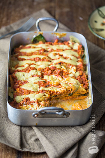 Lasagne di patate dolci con ragù di ceci e spinaci