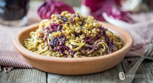 spaghetti ragu seitan radicchio aceto balsamico