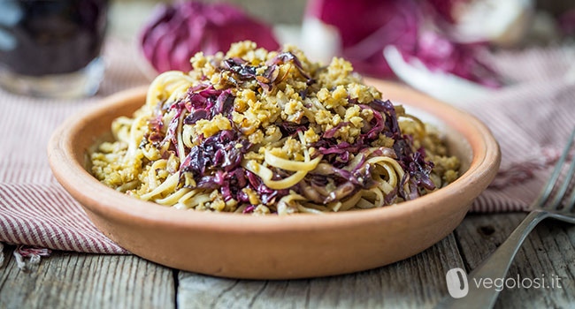 spaghetti ragu seitan radicchio aceto balsamico