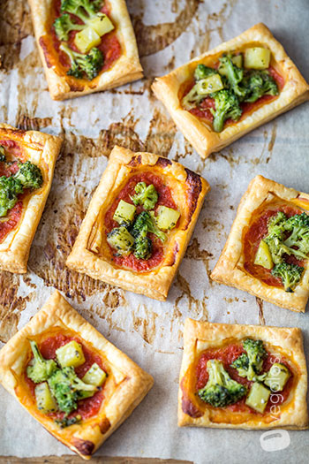 Pizzette di sfoglia con broccoli e patate
