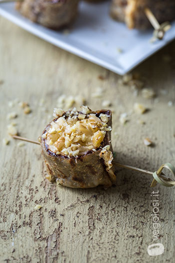 Rotolini di crepes vegan con banane e crema al cacao