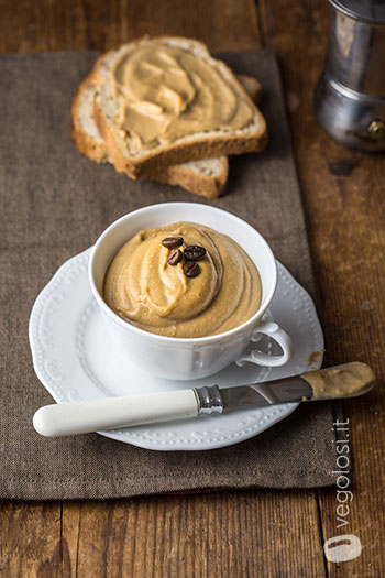 Hummus dolce al caffè