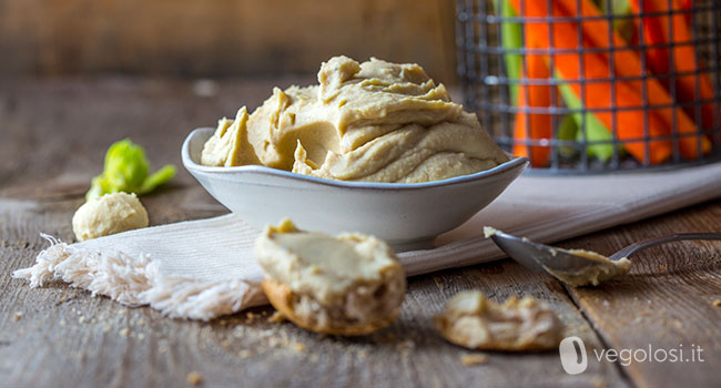 Hummus di fagioli bianchi di Spagna e shiromiso