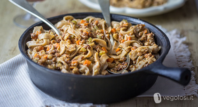 fettuccine di grano saraceno grappa ragu bianco