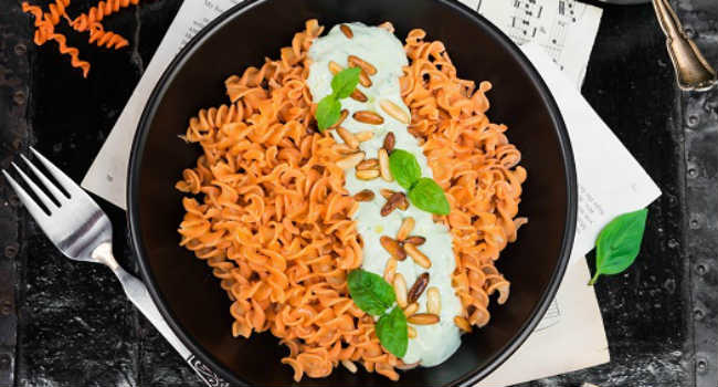 fusilli di lenticchie rosse con crema di tofu al basilico