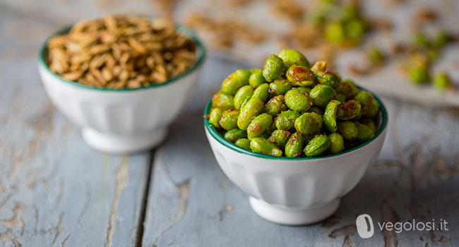 Snack di edamame e di semi di girasole