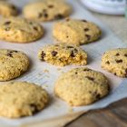 Cookies vegani senza glutine con gocce di cioccolato