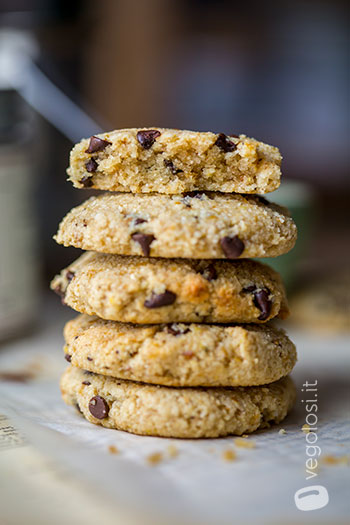 Cookies vegani senza glutine con gocce di cioccolato ...