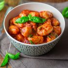 Gnocchi senza uova al sugo di pomodoro