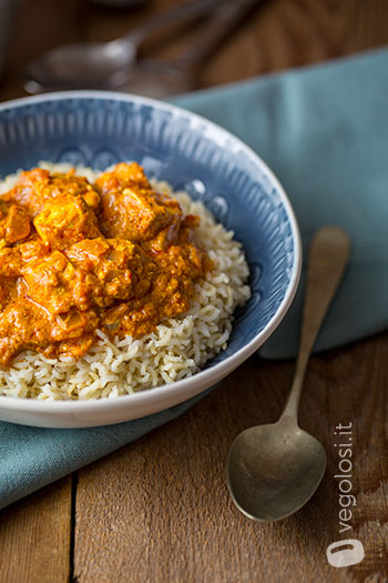 Tofu tikka masala con riso basmati integrale