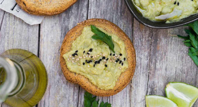 hummus di ceci e avocado