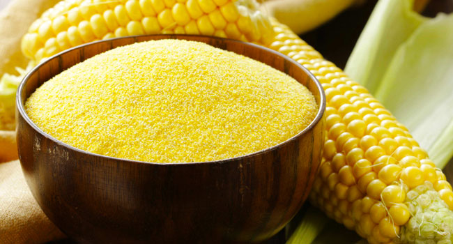 Farina di mais: proprietà, varietà e usi in cucina 