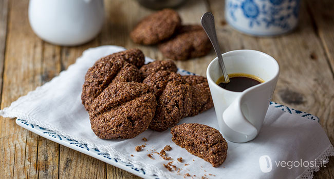 Biscotti vegan a forma di chicco di caffè